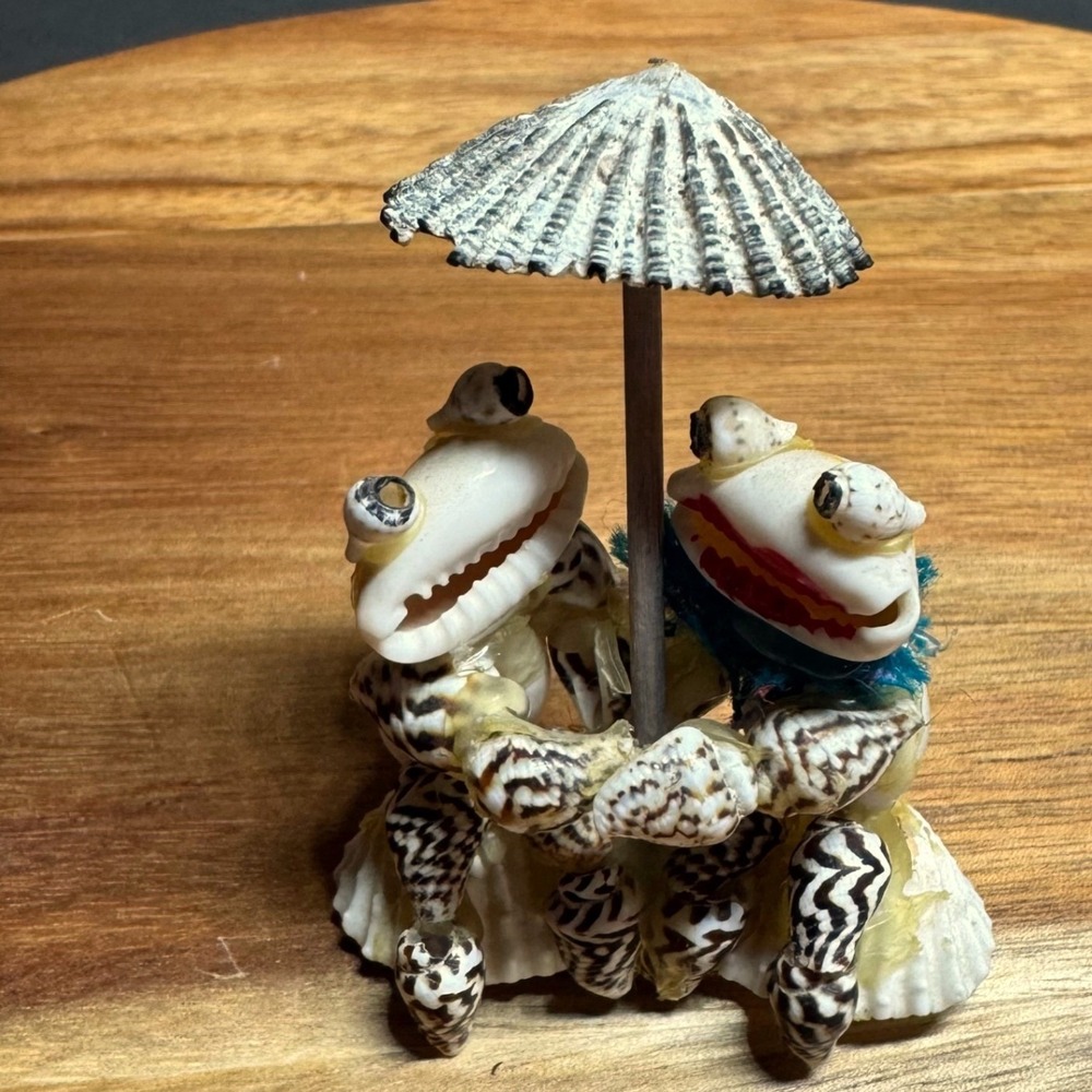 Vintage Shell Art Frog Couple Figurine Beach Souvenir Kitsch Sea Shell Decor